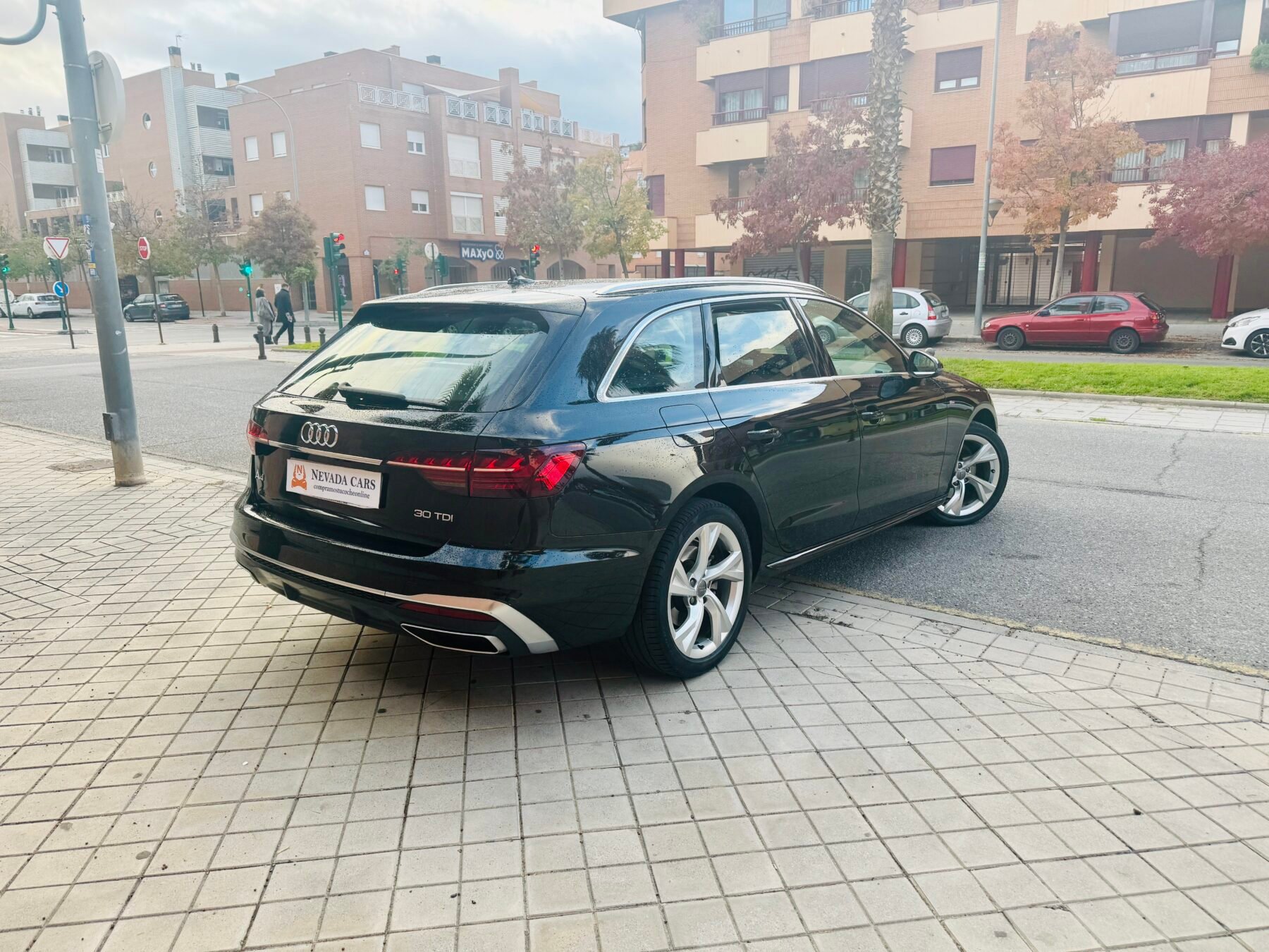 AUDI A4 Avant Sline familiar 140 CV 