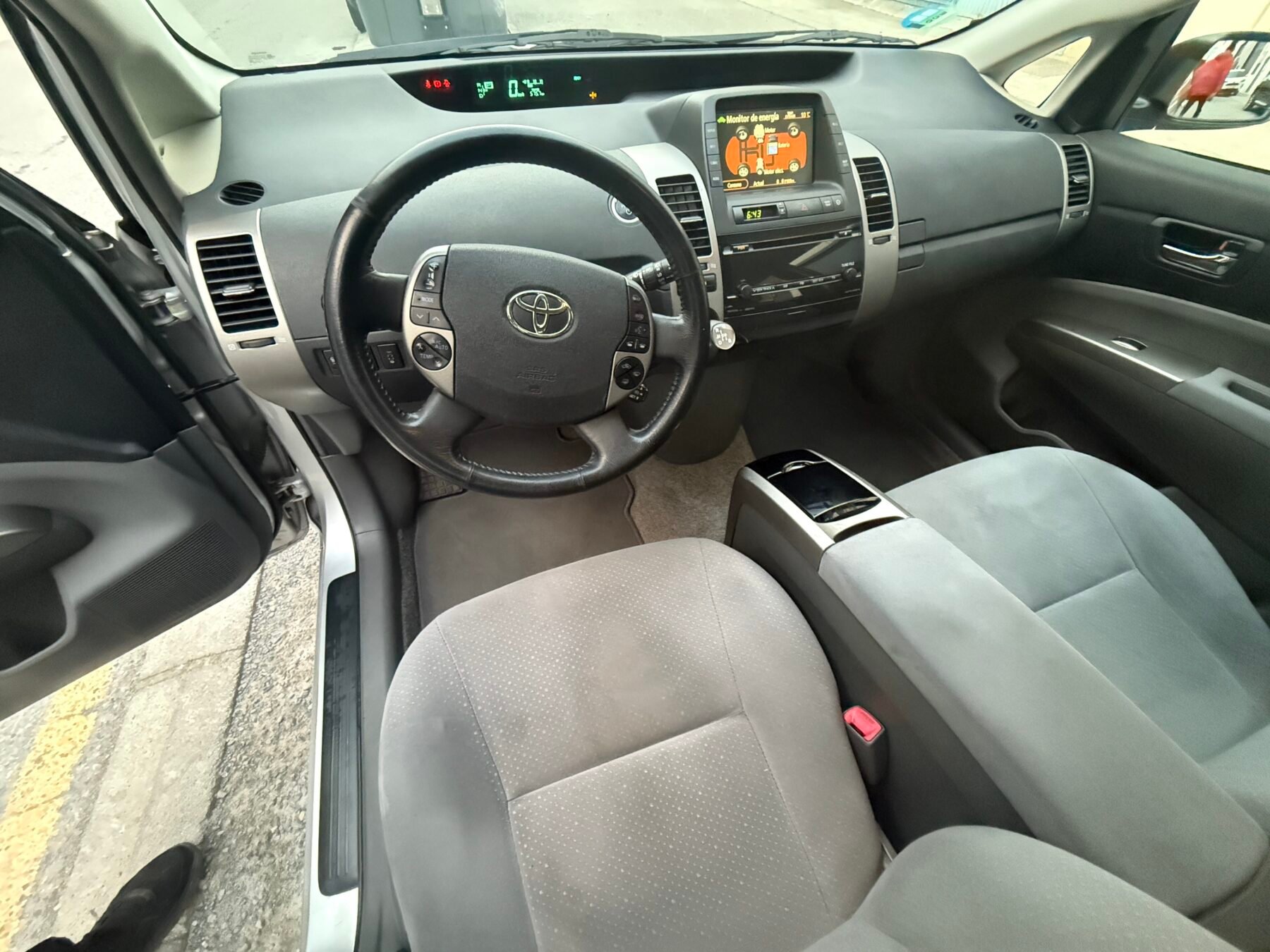 TOYOTA Prius 1.5 VVTi SOL HSD