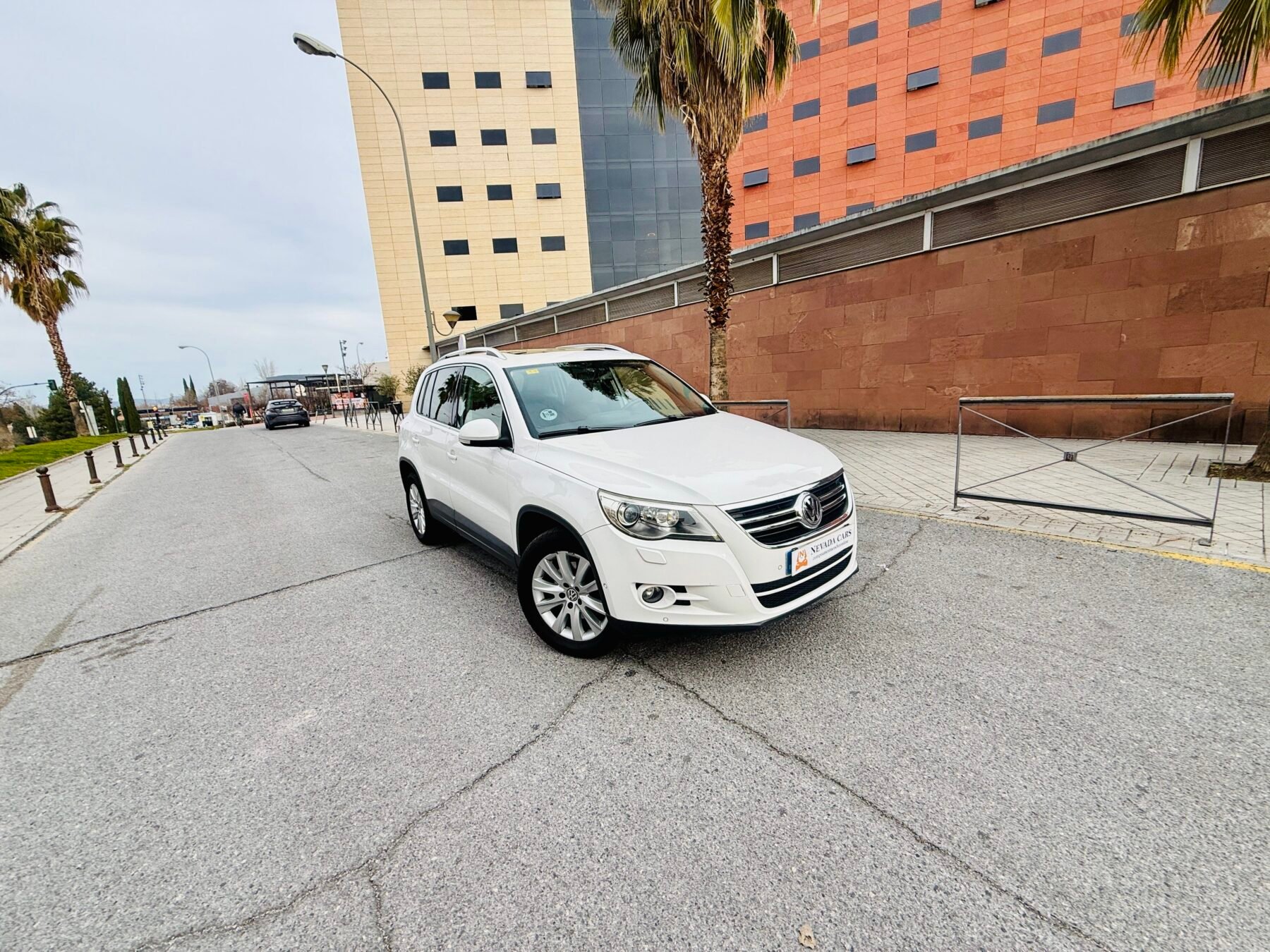 VOLKSWAGEN Tiguan Sport 4 motion 