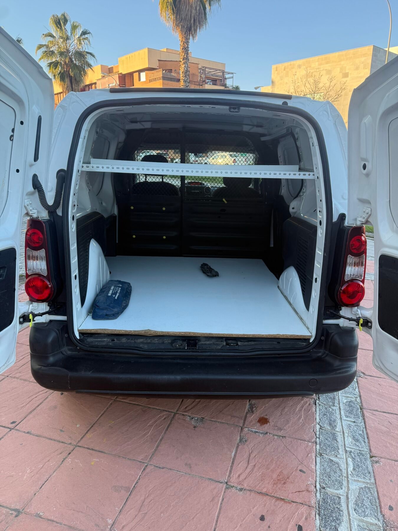 PEUGEOT Partner Furgón cerrado 1.6 hdi 90cv