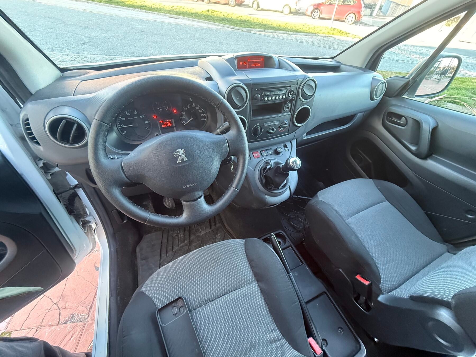 PEUGEOT Partner Furgón cerrado 1.6 hdi 90cv