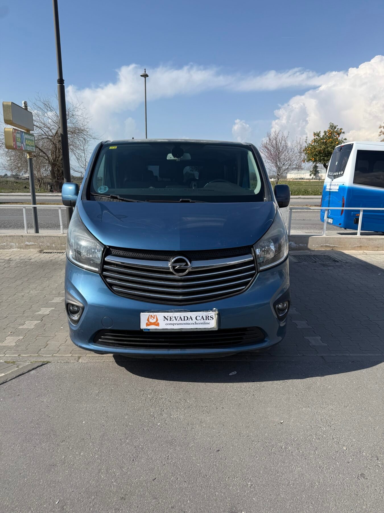 OPEL Vivaro 9 plazas 