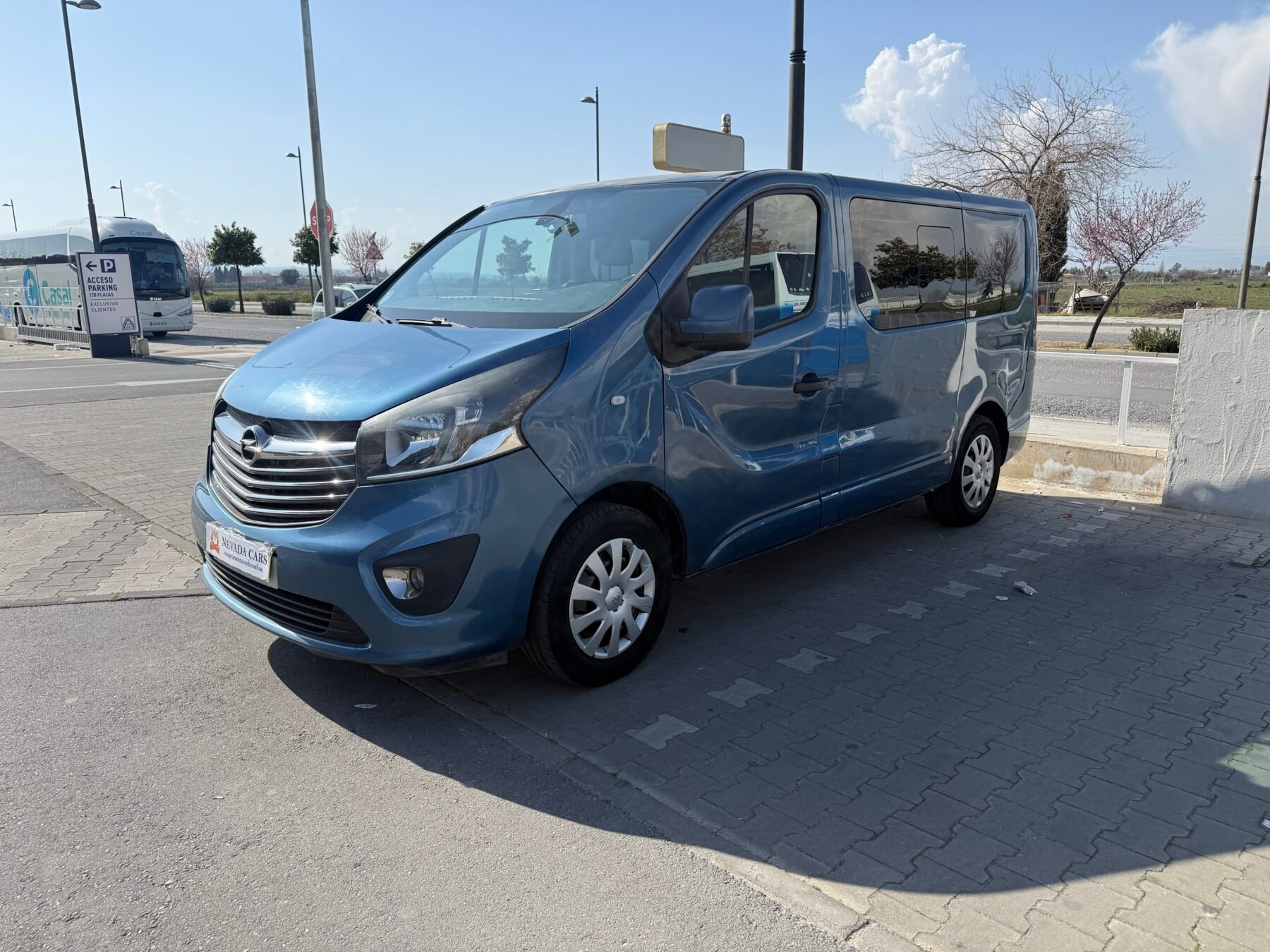 OPEL Vivaro 9 plazas 