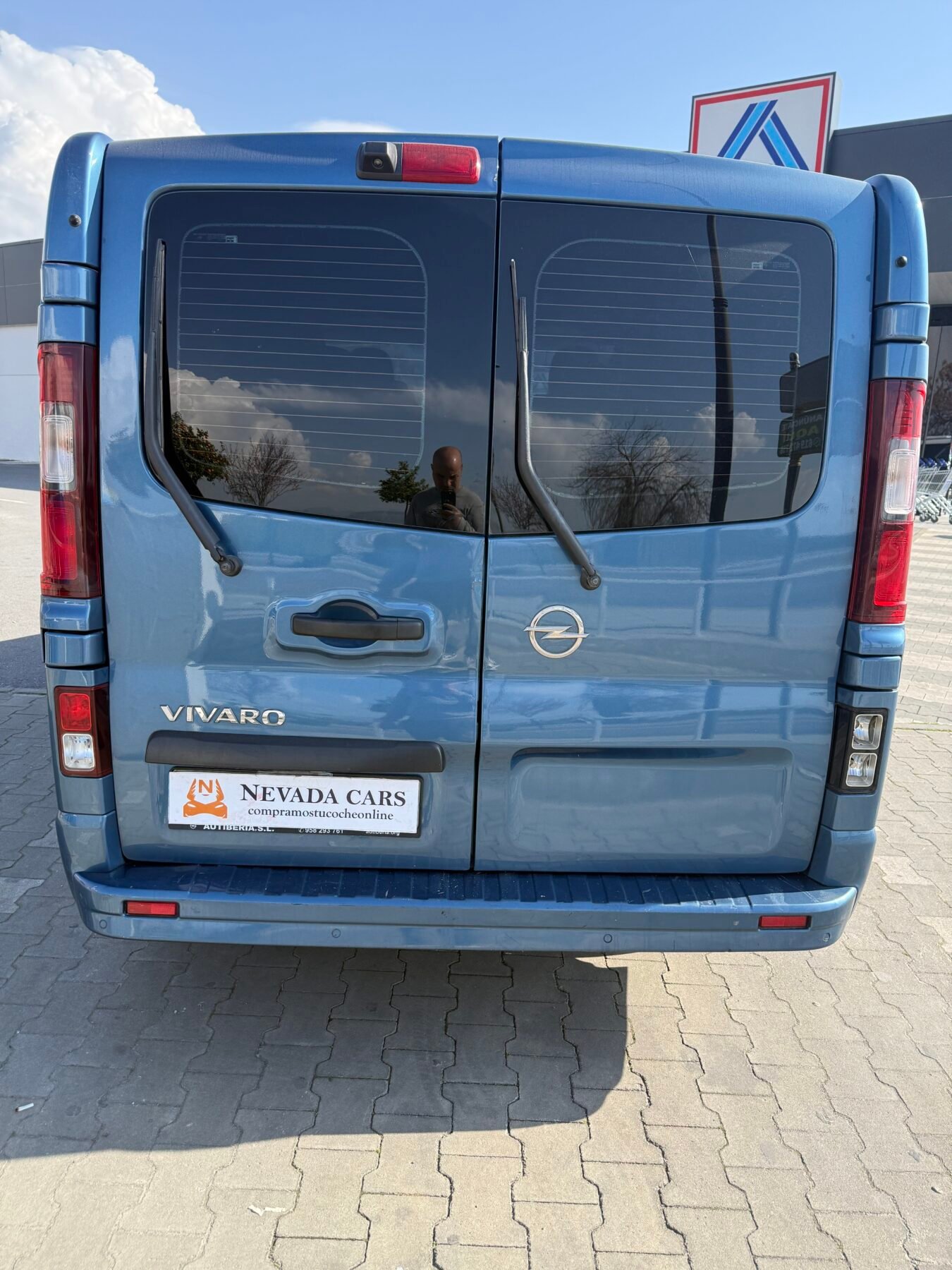 OPEL Vivaro 9 plazas 