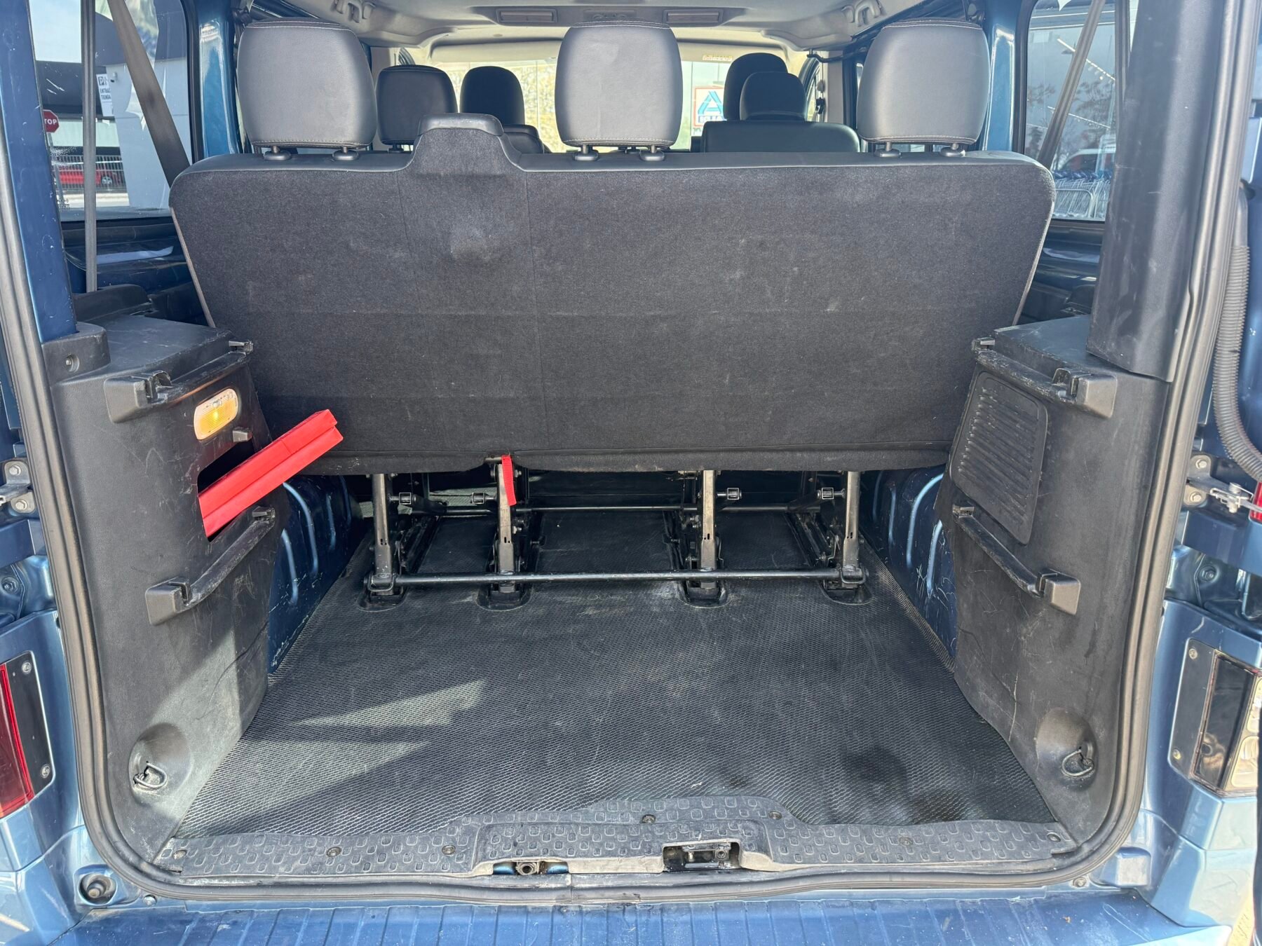 OPEL Vivaro 9 plazas 