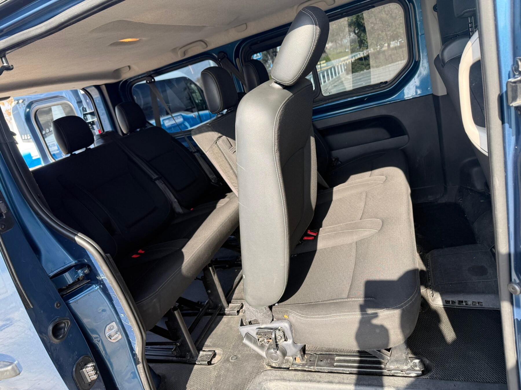 OPEL Vivaro 9 plazas 