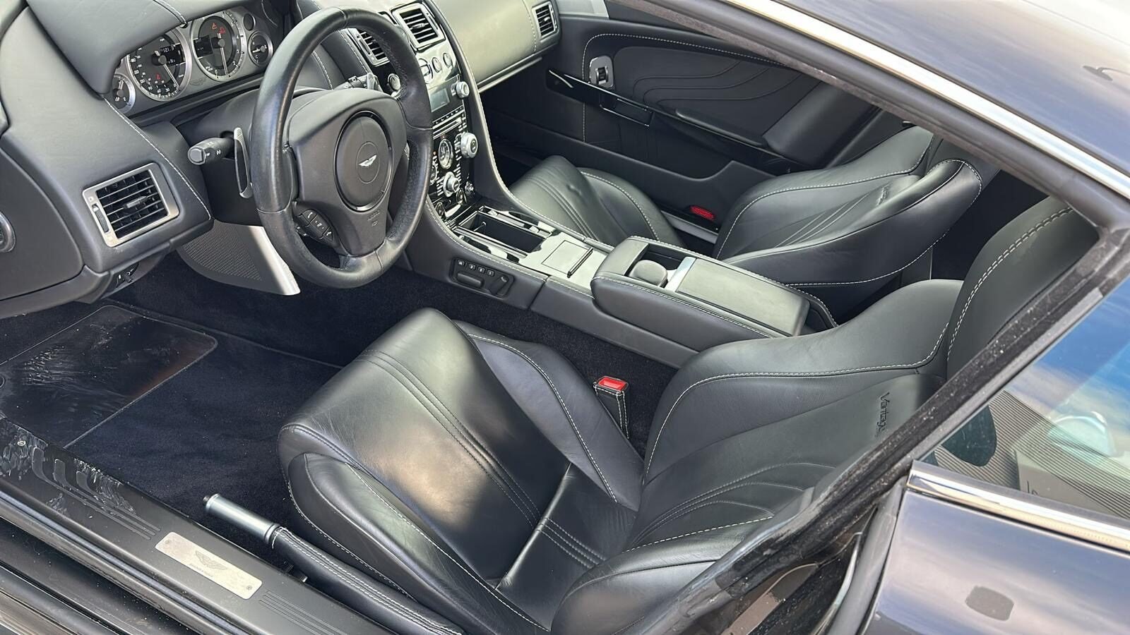 ASTON MARTIN Vantage V8 Sportshift