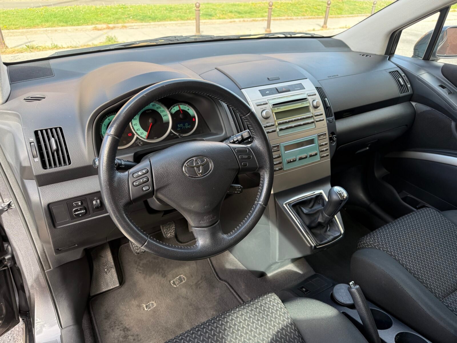 TOYOTA Corola verso 2.2. 136cv 