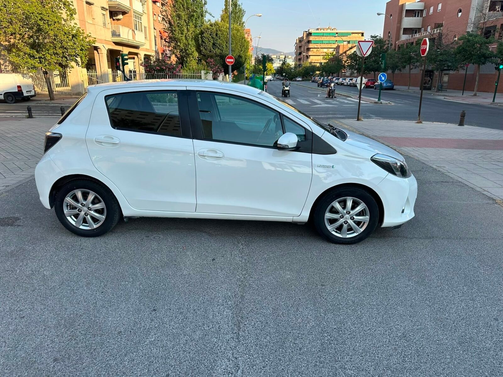 TOYOTA Yaris Active 