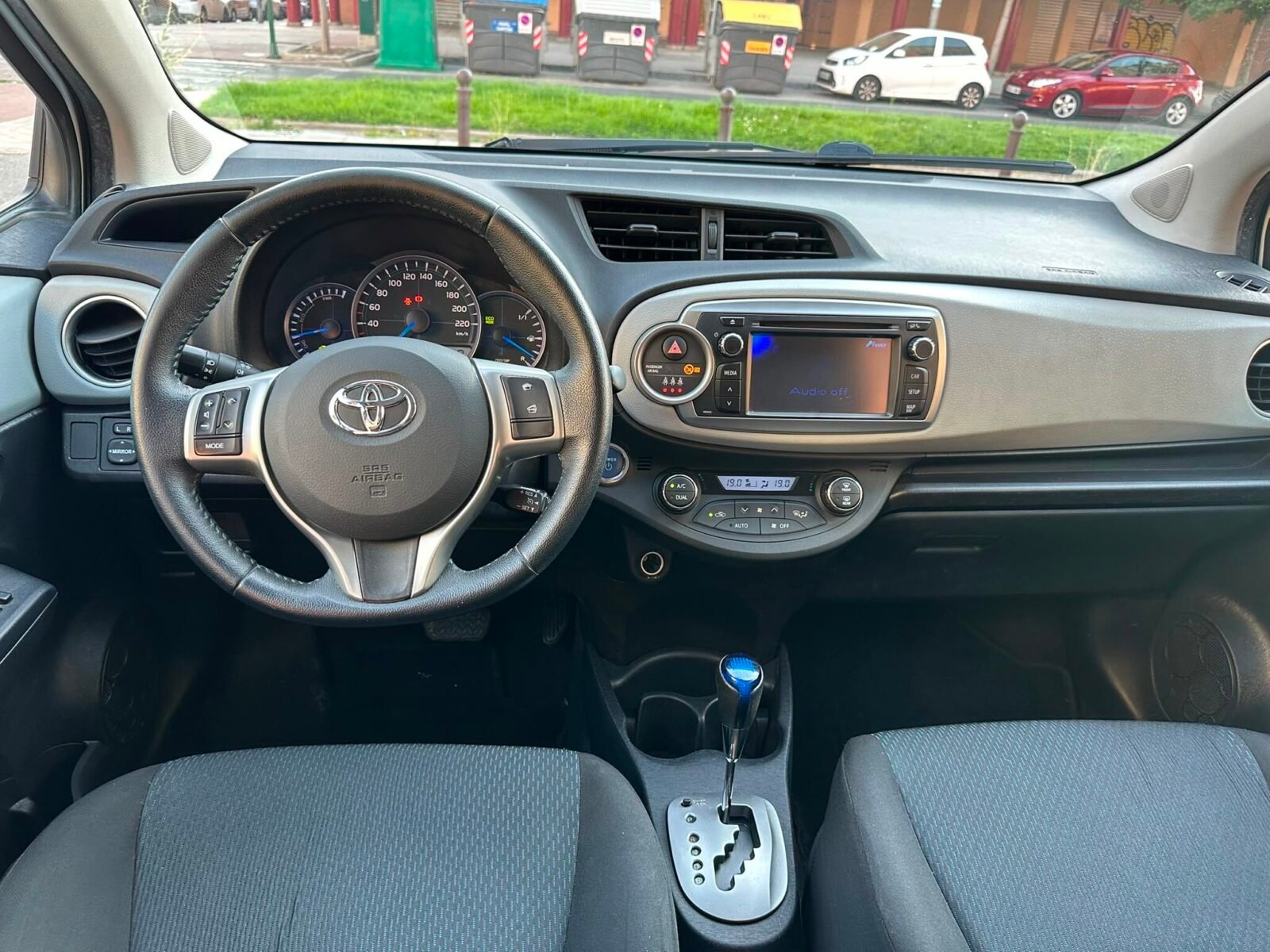 TOYOTA Yaris Active 