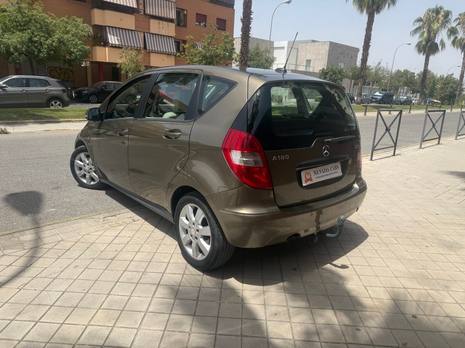 MERCEDES-BENZ Clase A180