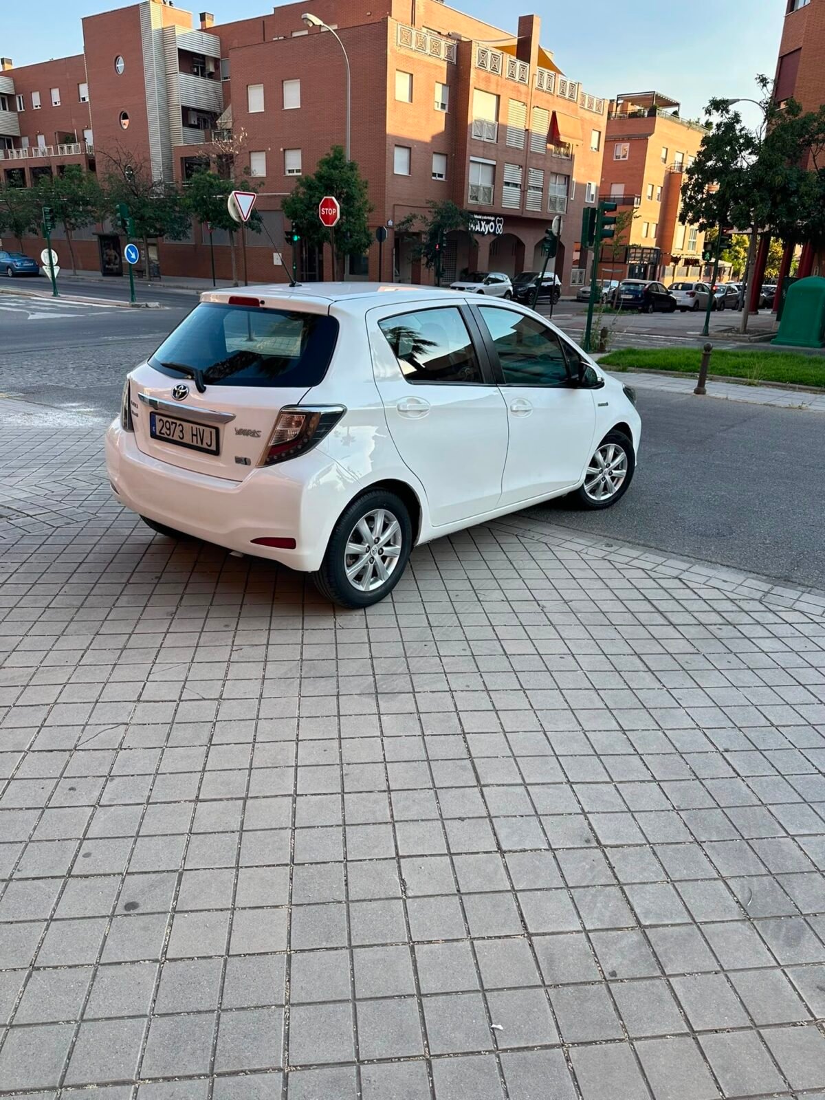 TOYOTA Yaris Active 