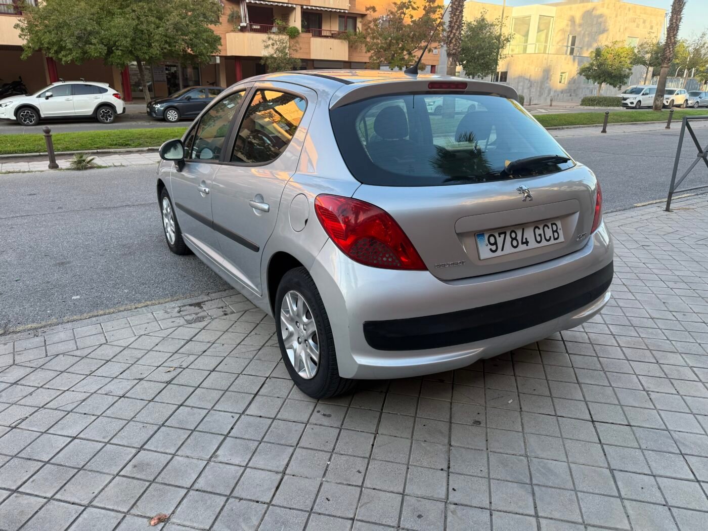 PEUGEOT 207 1.6 hdi 90